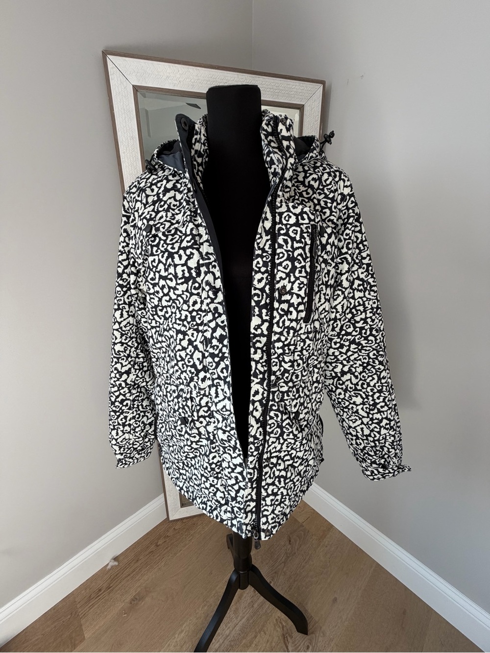 Arctix Women's Navy & White Leopard Print Hooded Coat
